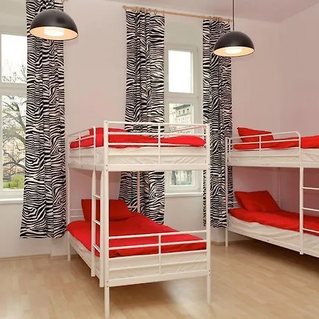 Hostel Grampa's