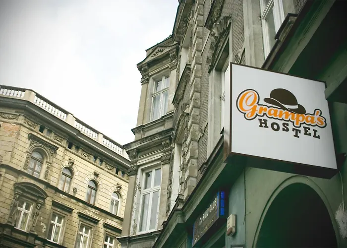 Hostel Grampa's