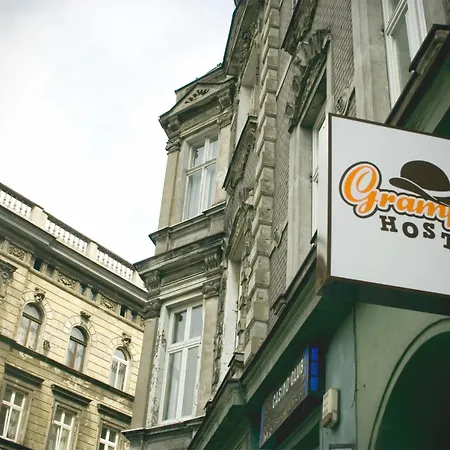 אכסניה Grampa's